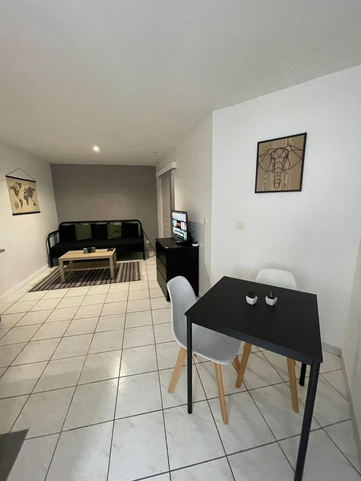 Charmant Studio L'Arnon A อิสซูเดิง ภายนอก รูปภาพ